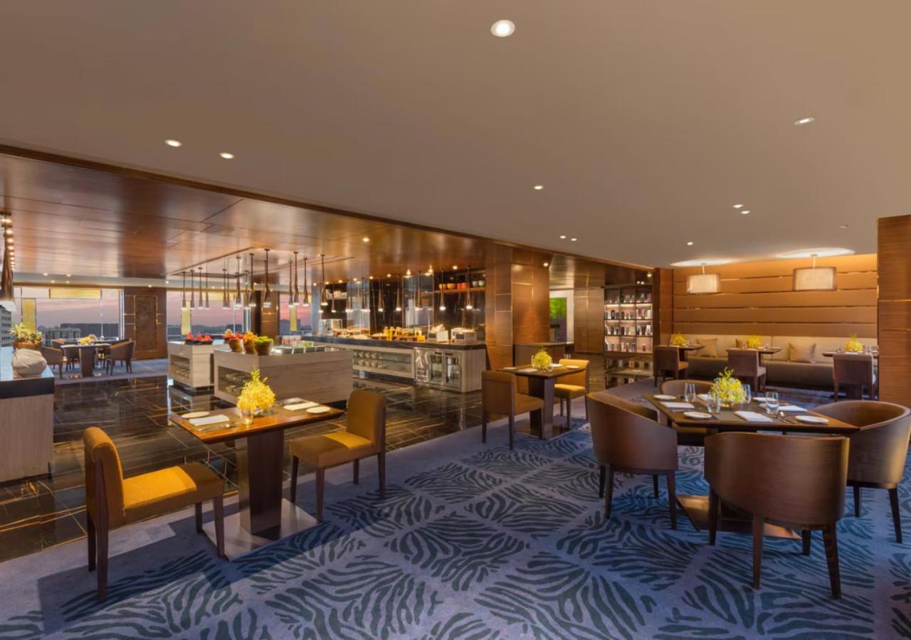 The Atlantes Suite Near Delhi Airport ニューデリー エクステリア 写真