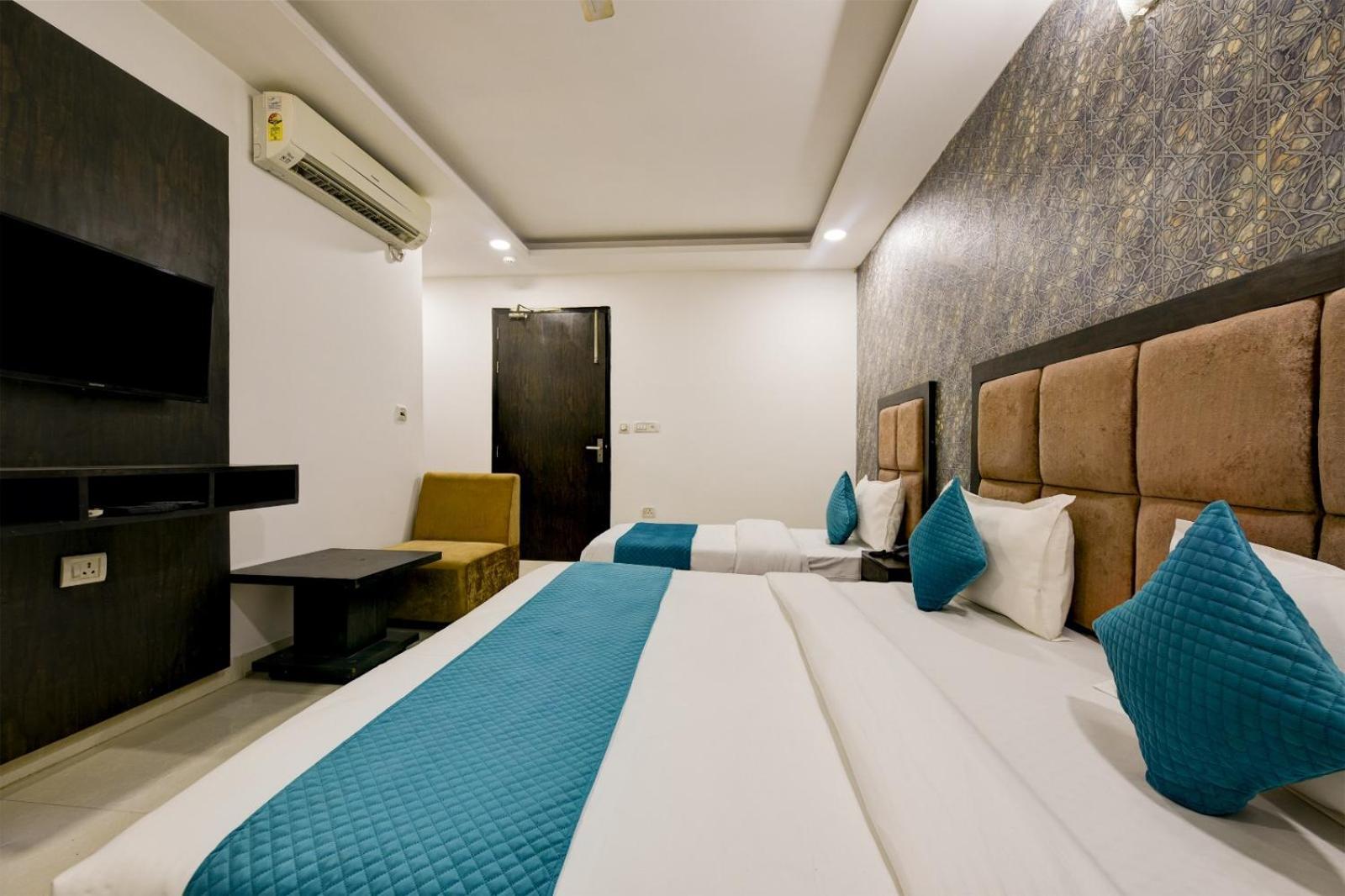 The Atlantes Suite Near Delhi Airport ニューデリー エクステリア 写真